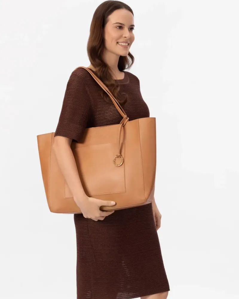 Елегантна чанта в  бежов цвят Mare