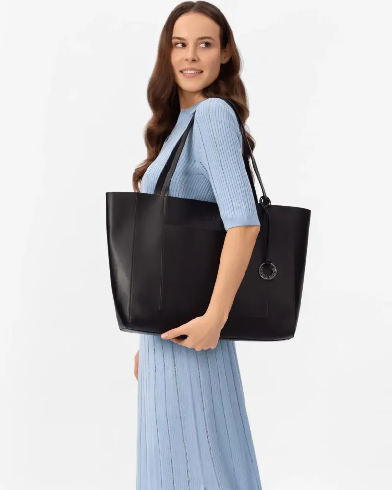 Елегантна чанта в  черен цвят Mare