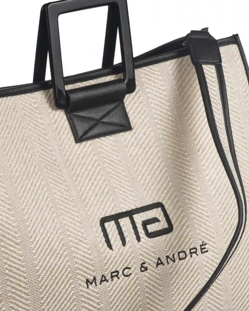 Елегантна лятна чанта в кремав цвят