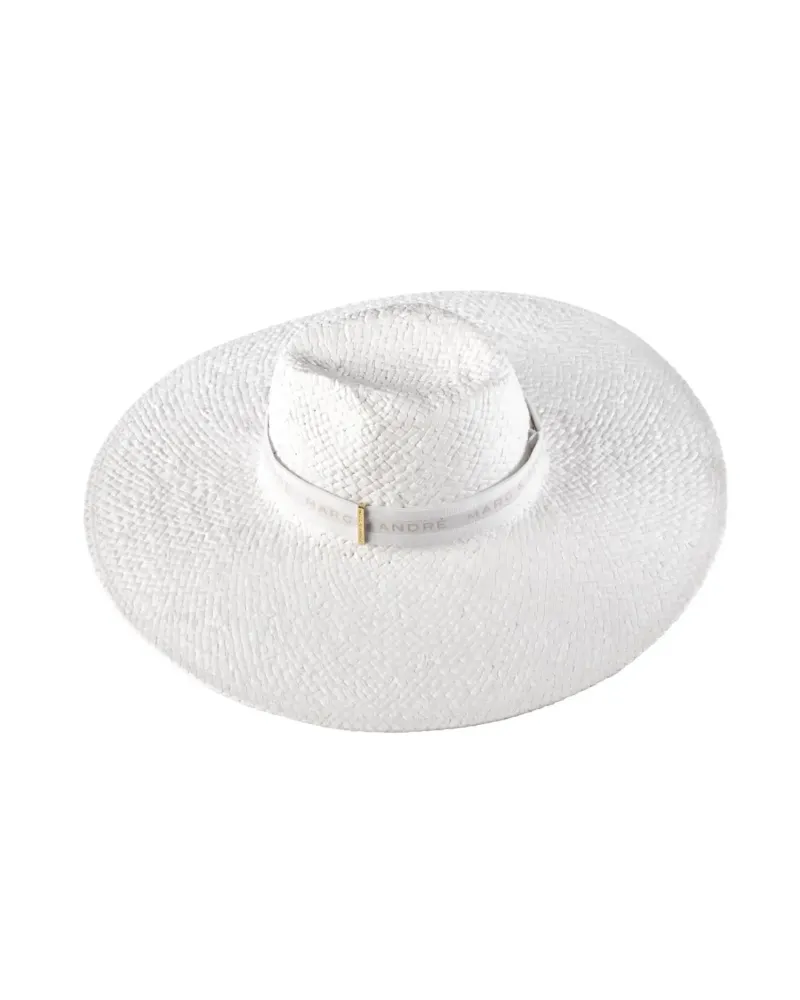 Бяла шапка с широка периферия Sun Veil