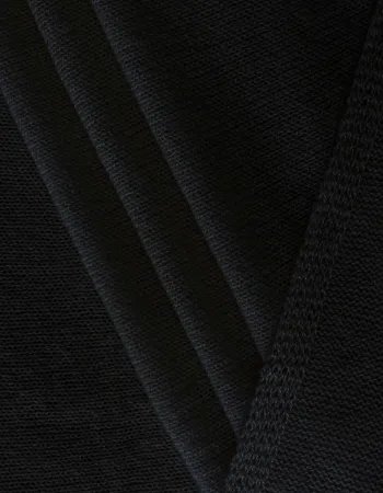 Черна шапка от 100% кашмир Weightless Luxury