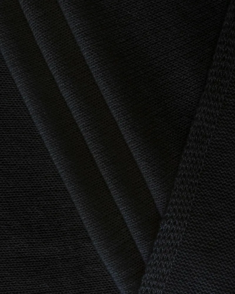 Черна шапка от 100% кашмир Weightless Luxury