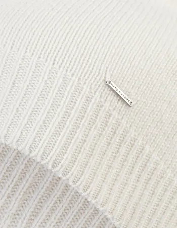 Шапка от 100% луксозен кашмир Weightless luxury екрю