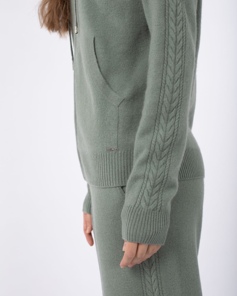 Кашмирен пуловер с качулка и цип BRAIDED ELEGANCE