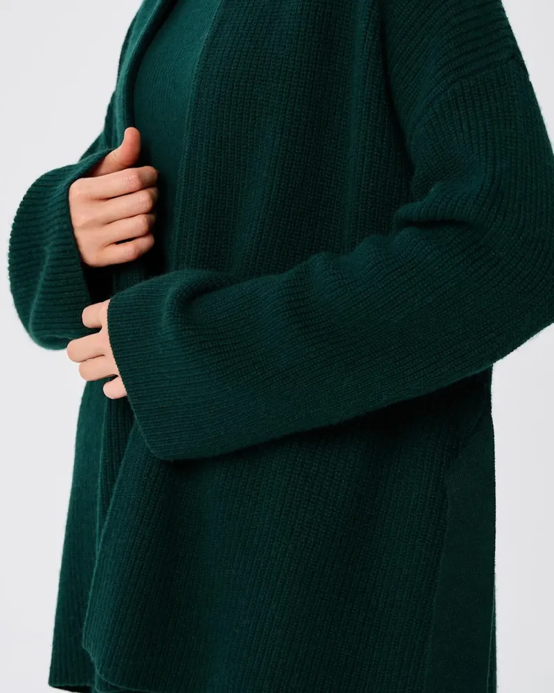 Жилетка от фин кашмир QUIET MOTION