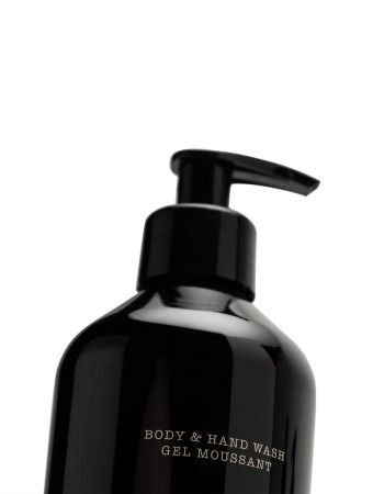 Течен сапун за ръце и тяло Bulgarian Rose & Lily 500 ml Течен сапун за ръце и тяло Bulgarian Rose & Lily 500 ml