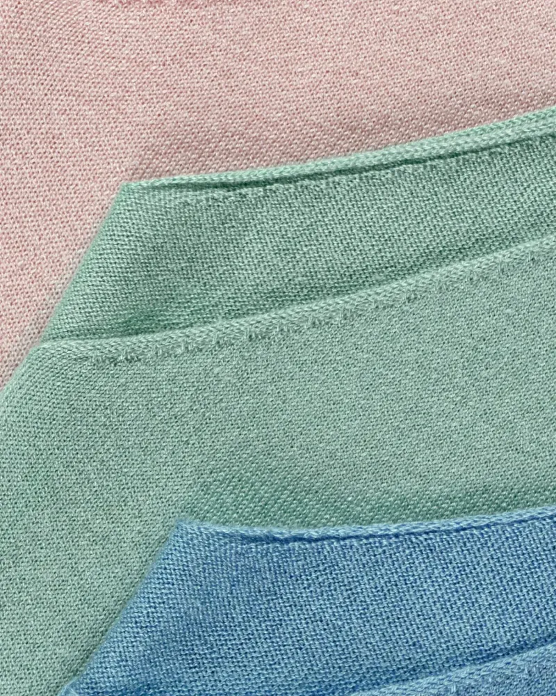 Елегантен топ  от коприна и кашмир ENDLESS BLISS BLUE