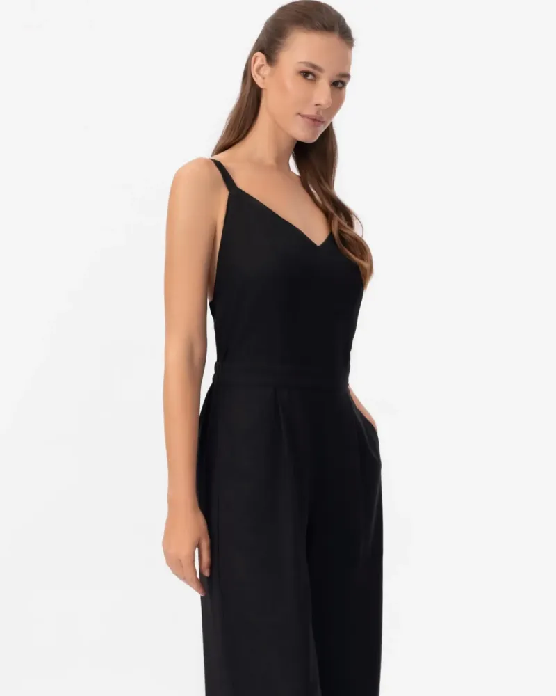 Ленен гащеризон в черен цвят Shiny Linen