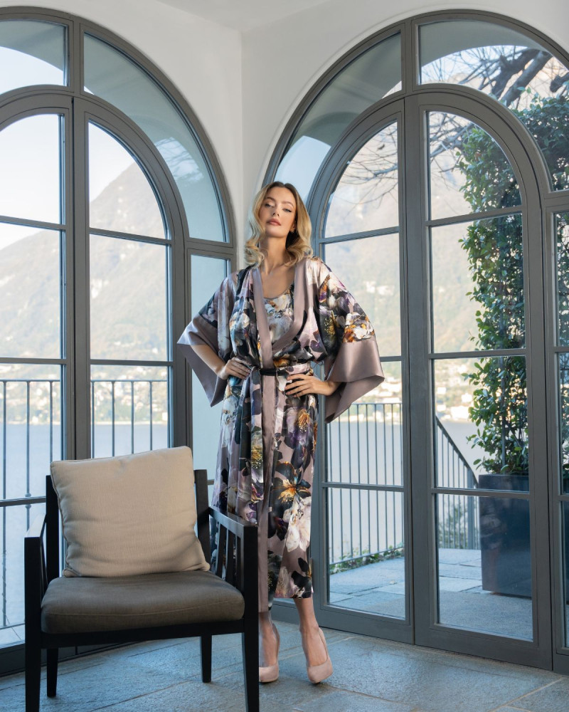 Копринено кимоно Always Queen