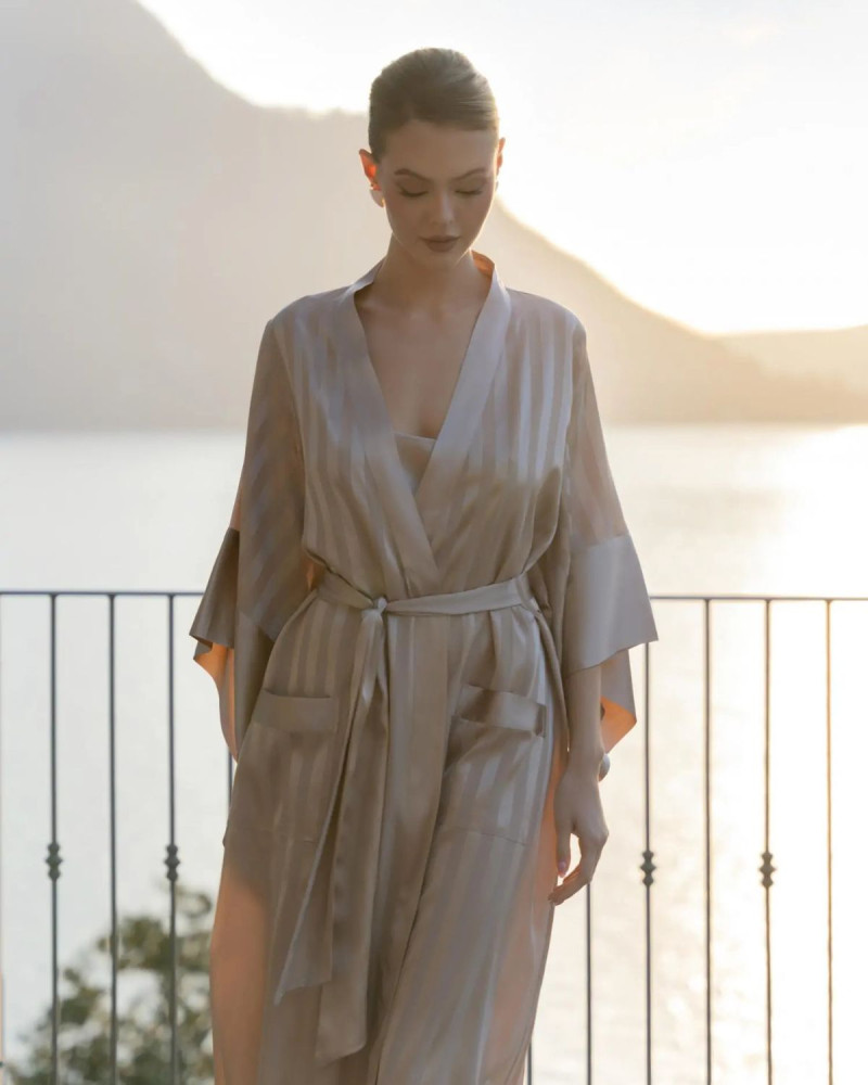 Копринено кимоно Silk Story