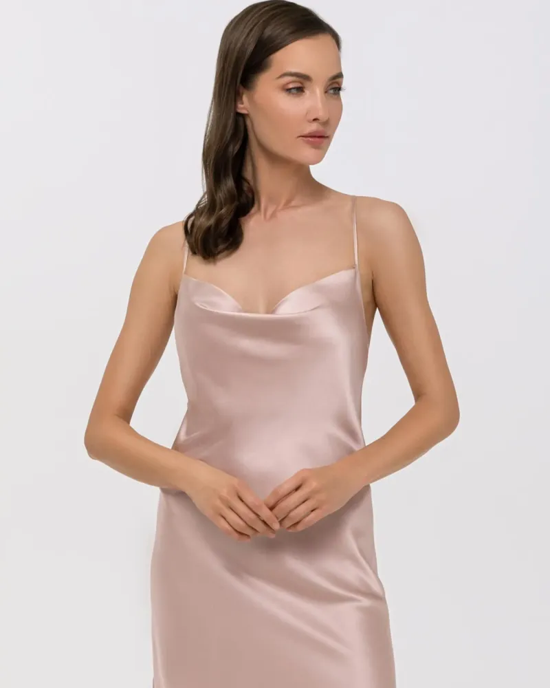 Копринена нощница в сребристо - розов нюанс Divine