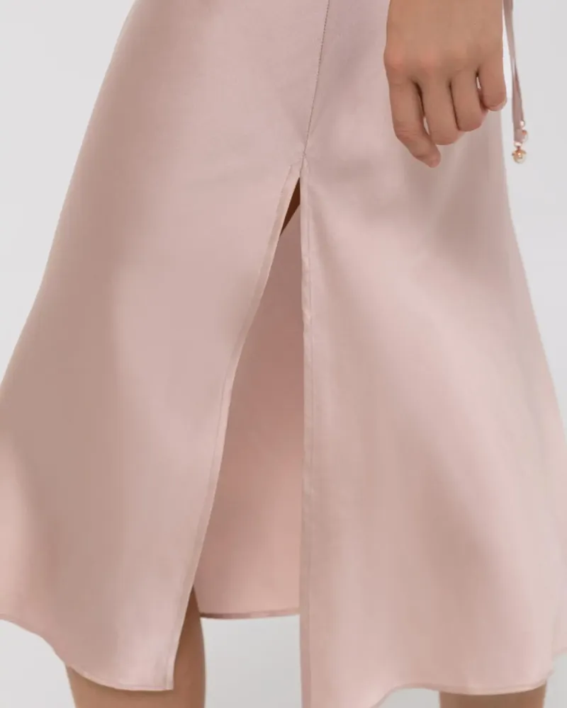 Копринена нощница в сребристо - розов нюанс Divine