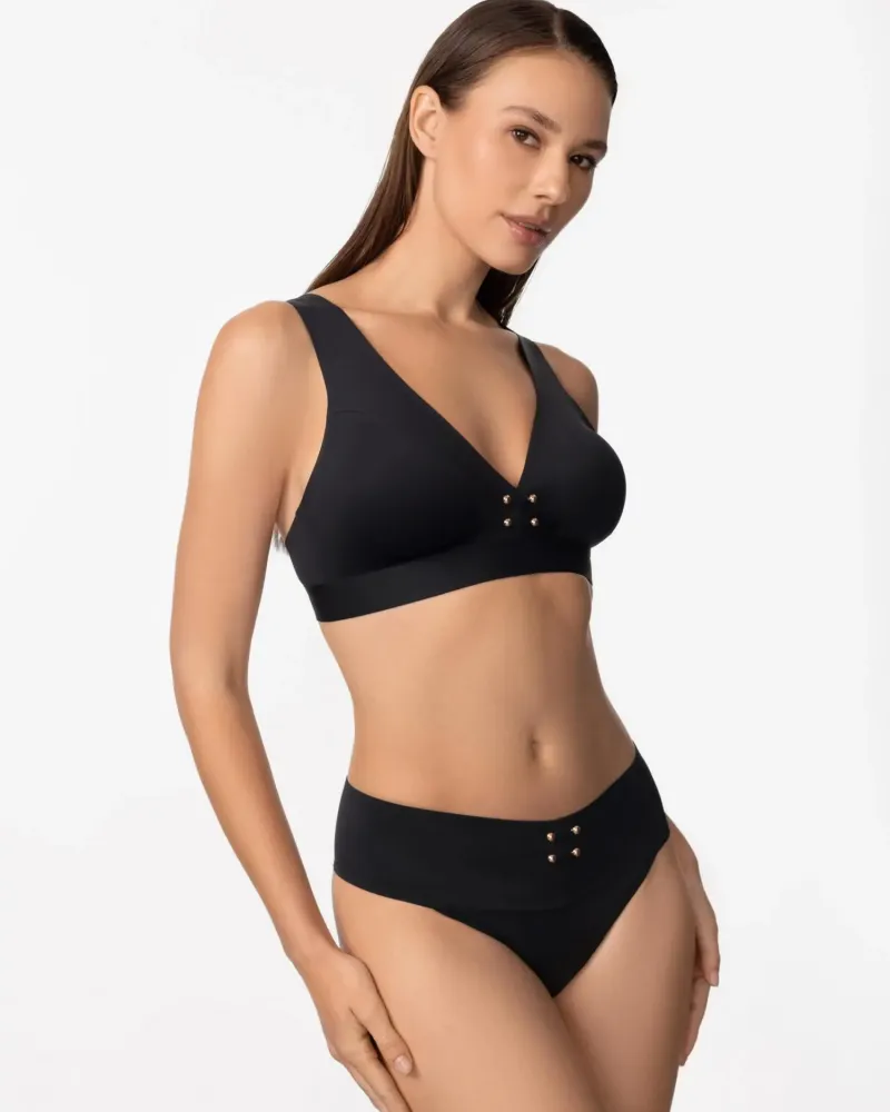 Бански горна част без банели в черен цвят PURE FOAM