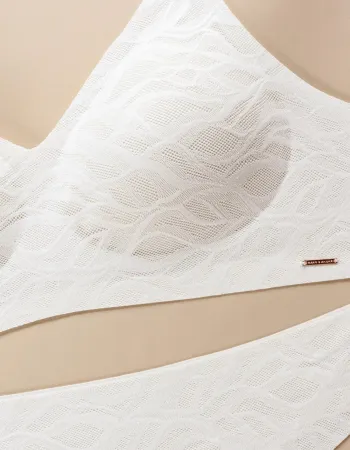 Бял сутиен без банели Lacy Skin Бял сутиен без банели Lacy Skin