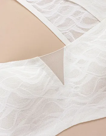 Елегантен бял сутиен без банели Lacy Skin Елегантен бял сутиен без банели Lacy Skin