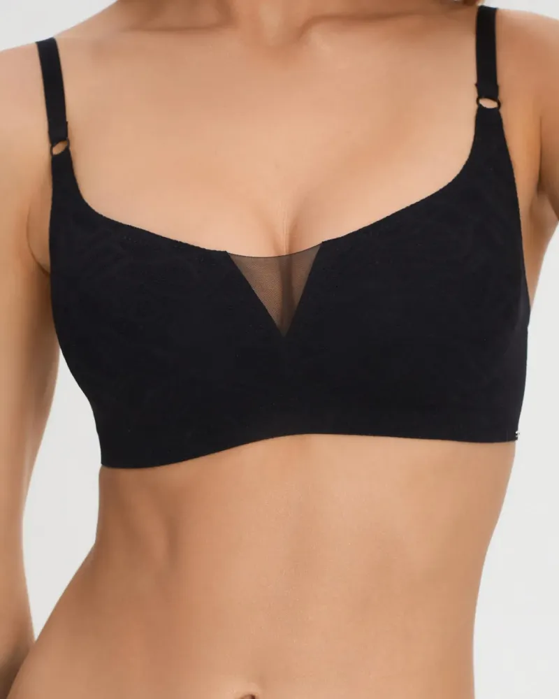 Елегантен черен безшевен сутиен без банели Lacy Skin