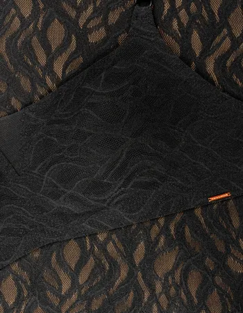 Елегантен черен безшевен сутиен без банели Lacy Skin Елегантен черен безшевен сутиен без банели Lacy Skin