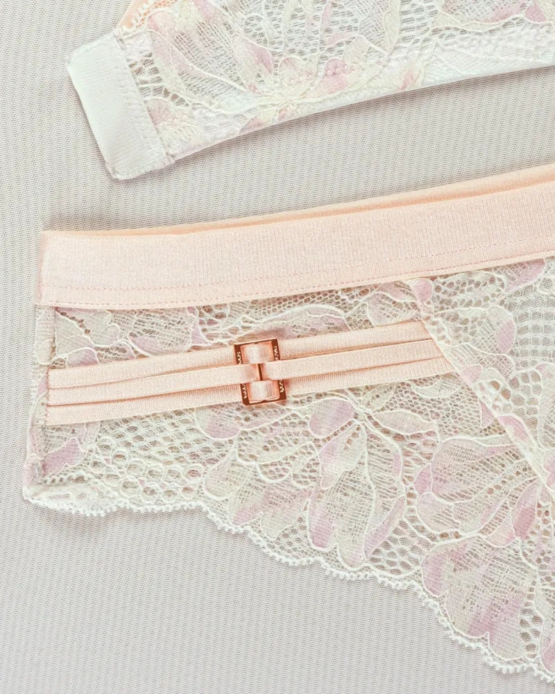 Бикини стринг Devotion, луксозно бельо от Marc and Andre