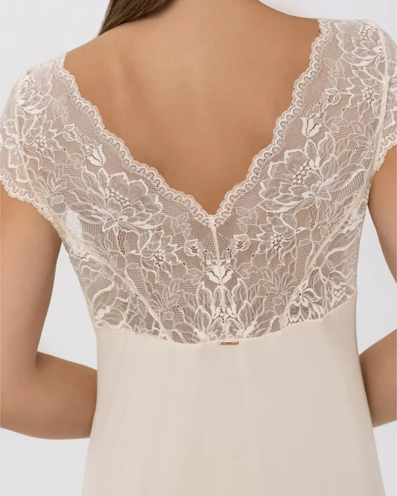 Нощница с дантела Dreamer