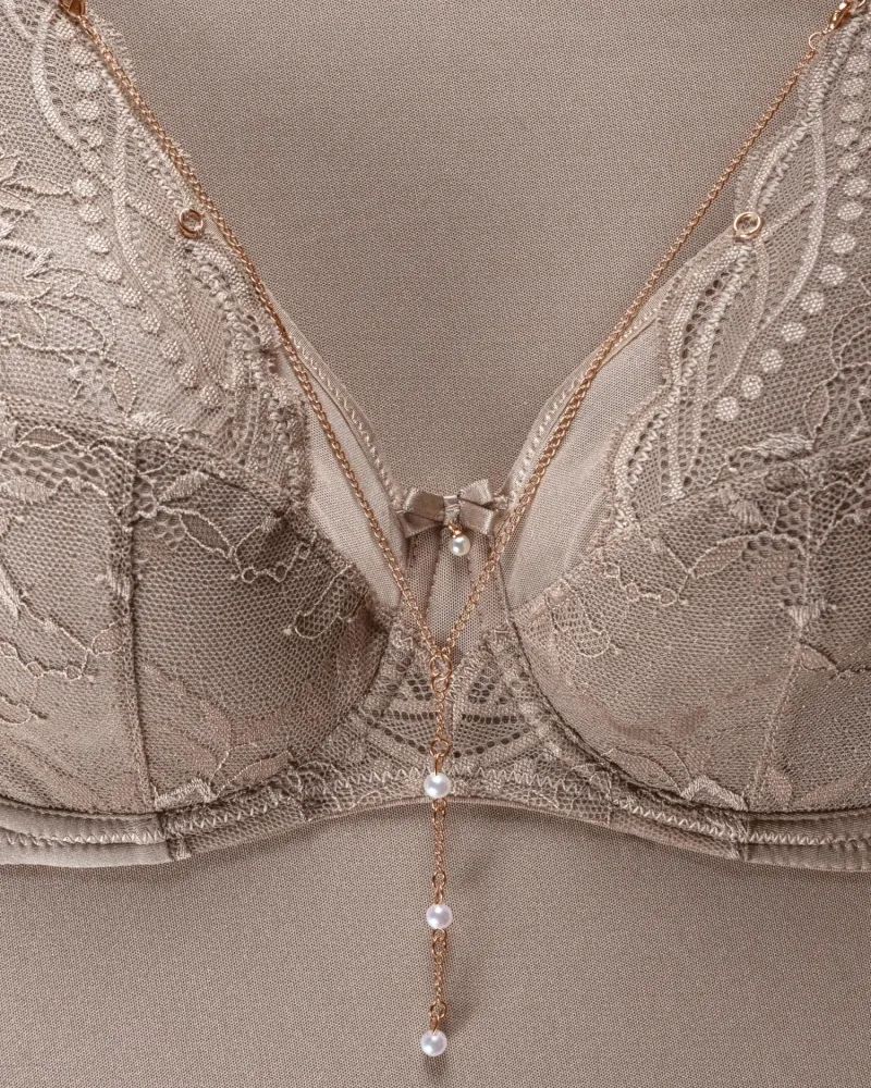 Сутиен с меки чашки и банели Charming