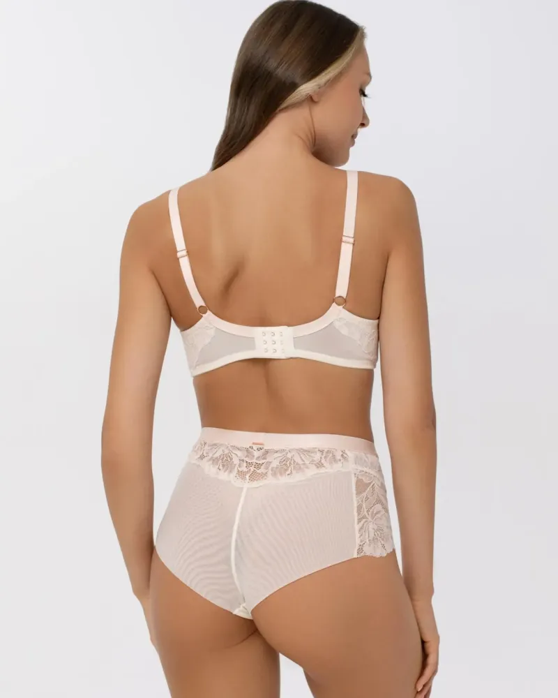 Сутиен с мека чашка и банел Devotion, луксозно бельо от Marc and Andre