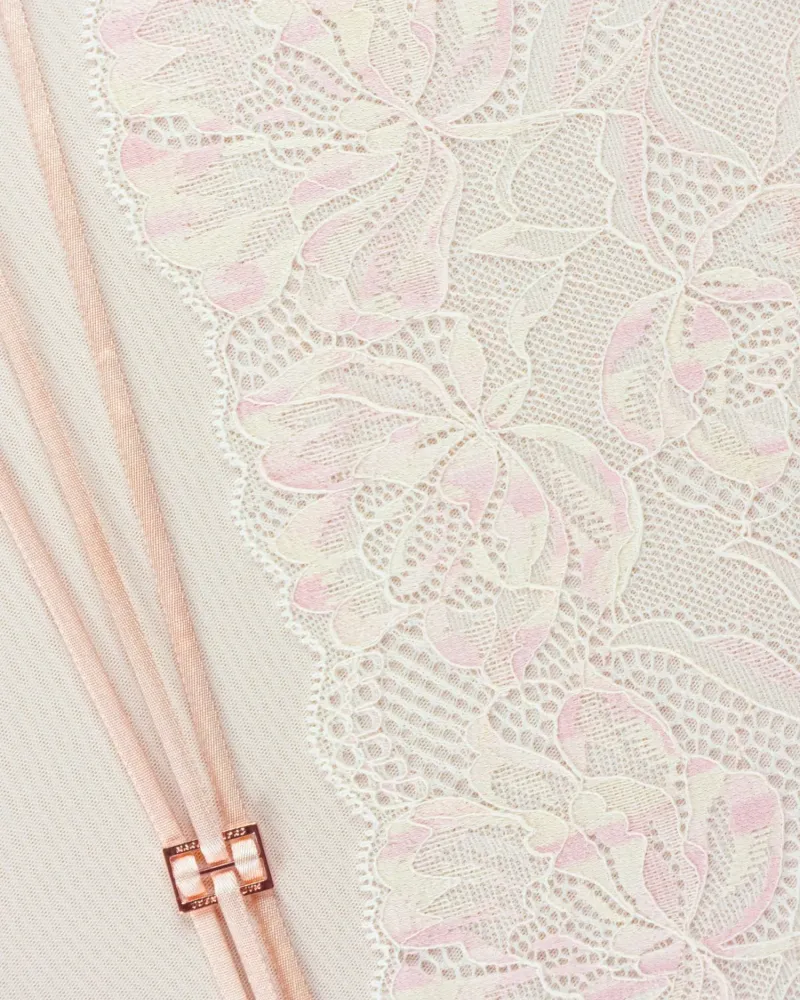 Сутиен с мека чашка и банел Devotion, луксозно бельо от Marc and Andre