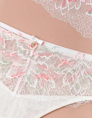 Стринг със средна талия ADORE