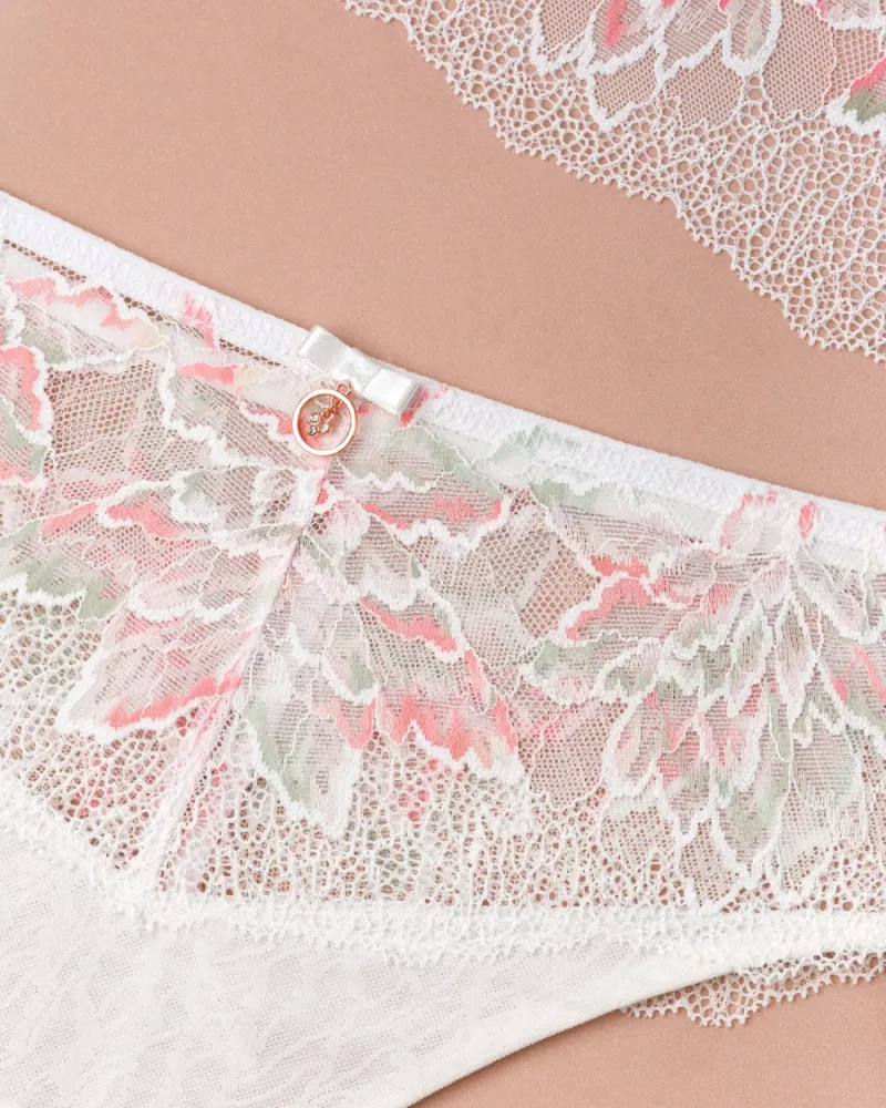 Стринг със средна талия ADORE