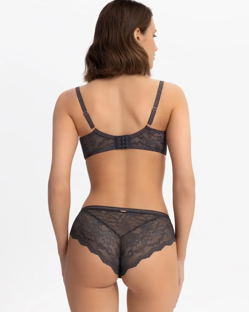 Бикини бразилиана  Dreamer