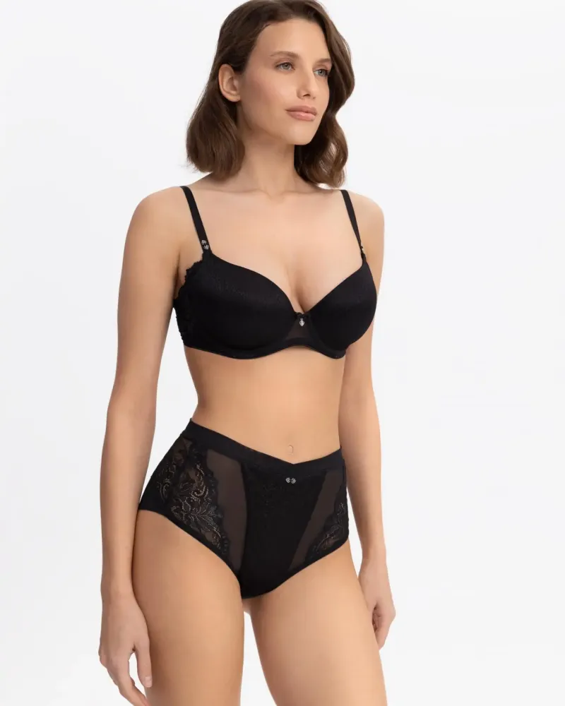 Сутиен с Push-Up подплънки Enigma