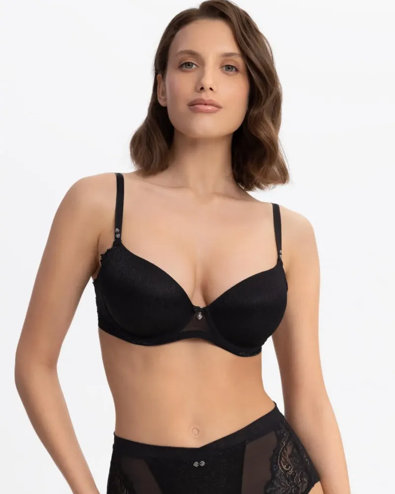 Сутиен с Push-Up подплънки Enigma