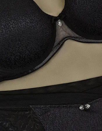 Сутиен с Push-Up подплънки Enigma