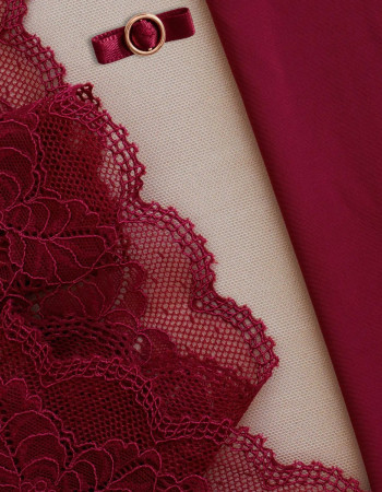 Бикини от дантела Radiant Ruby, луксозно бельо от Marc and Andre Бикини от дантела Radiant Ruby, луксозно бельо от Marc and Andre