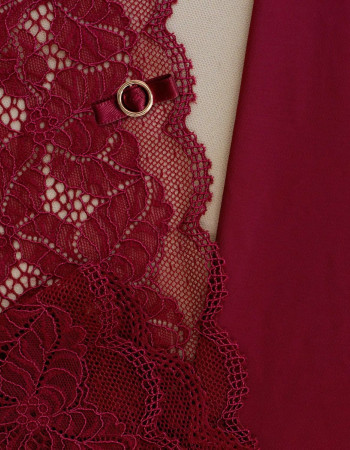 Сутиен с мека чашка и банел Radiant Ruby, луксозно бельо от Marc and Andre Сутиен с мека чашка и банел Radiant Ruby, луксозно бельо от Marc and Andre