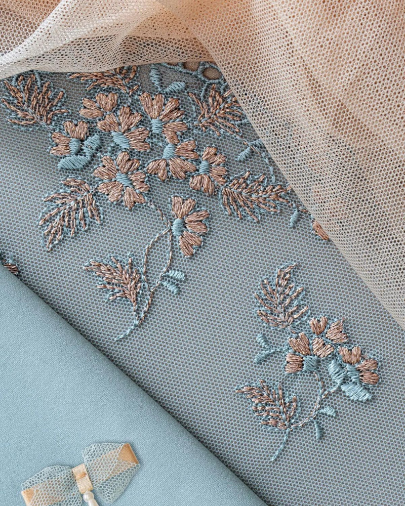 Сутиен с мека чашка и банел Delicate Layer, луксозно бельо от Marc and Andre