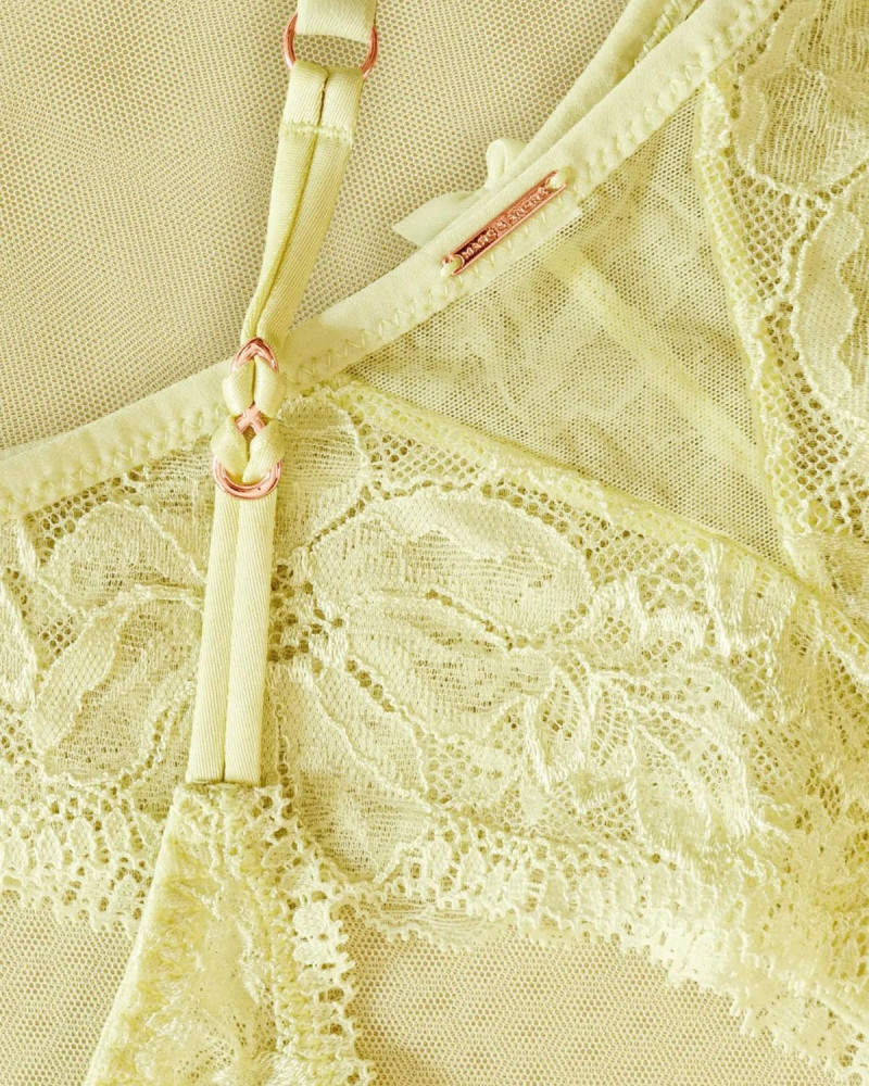 Сутиен с мека чашка и банел Optimistic Touch, луксозно бельо от Marc and Andre